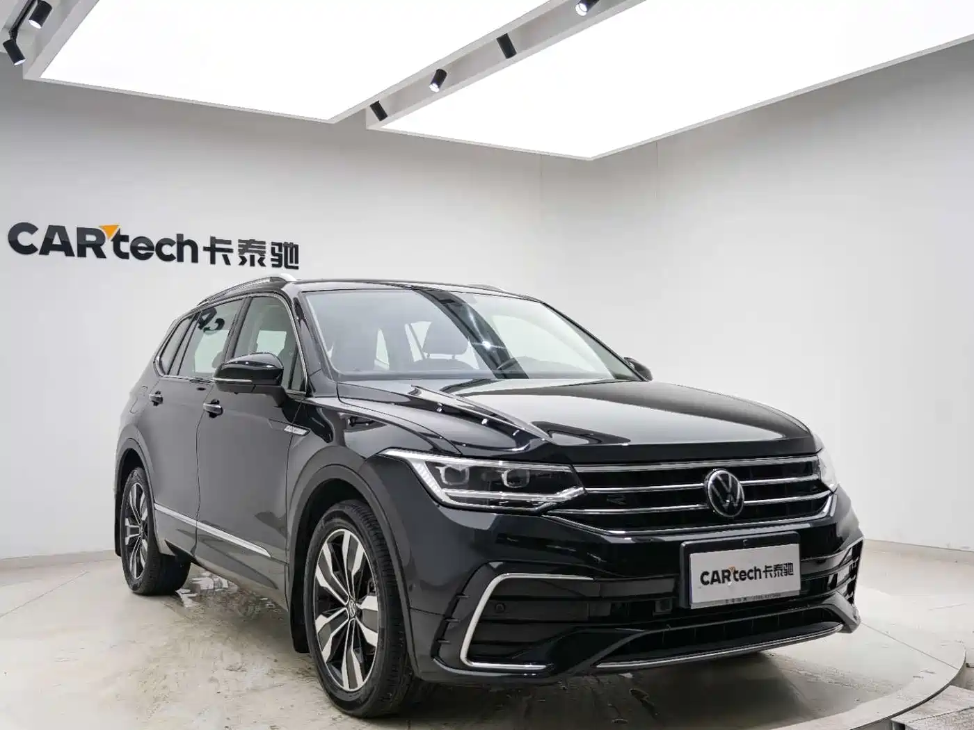 Volkswagen Tiguan L 2022 330TSI Auto 2WD R-Line Premium Edition фото 7