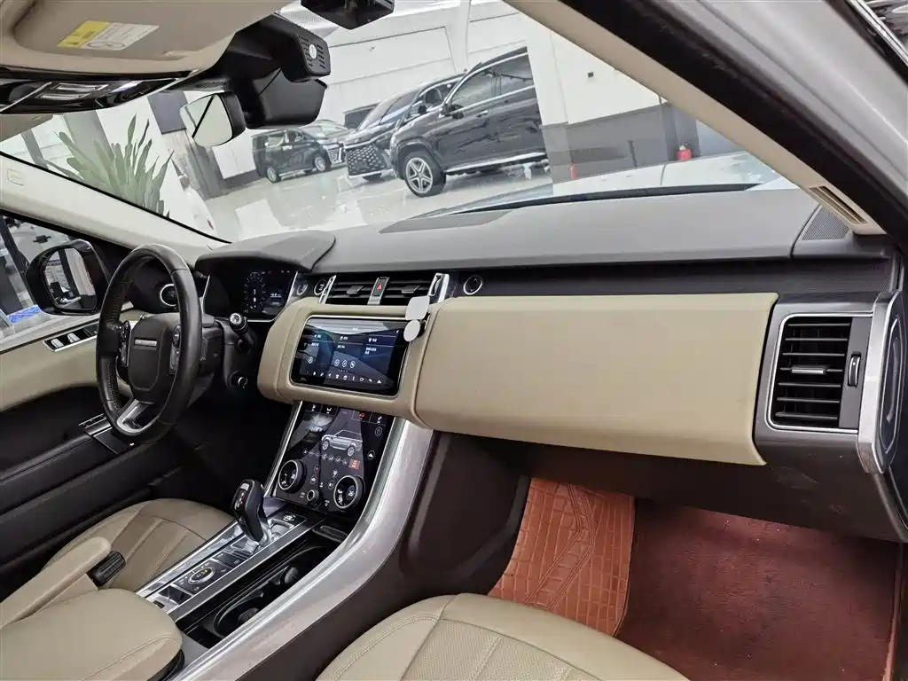 Land Rover Range Rover Sport PHEV 2020 P400e SE фото 15
