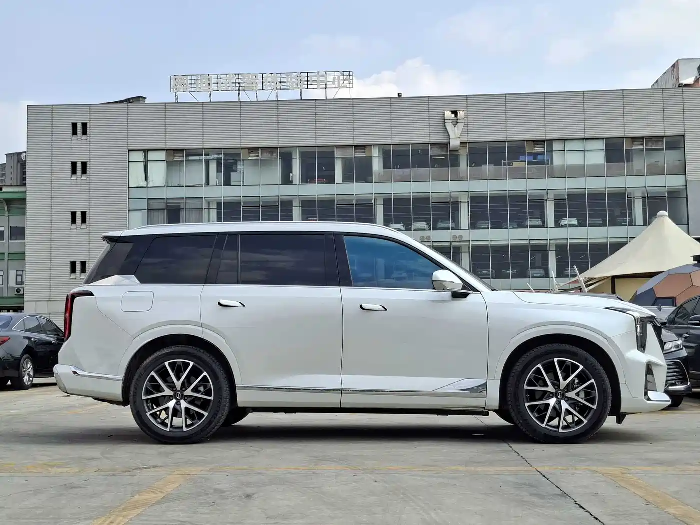 GAC Trumpchi Trumpchi GS8 2024 Dual Engine Series 2.0TM 2WD Premium Edition фото 4