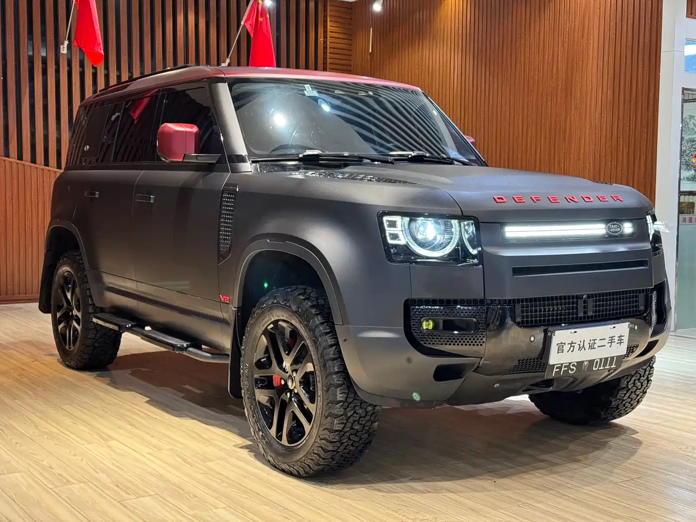 Land Rover Defender 2023 Model 110 3.0T P400 Dark Special Edition фото 3