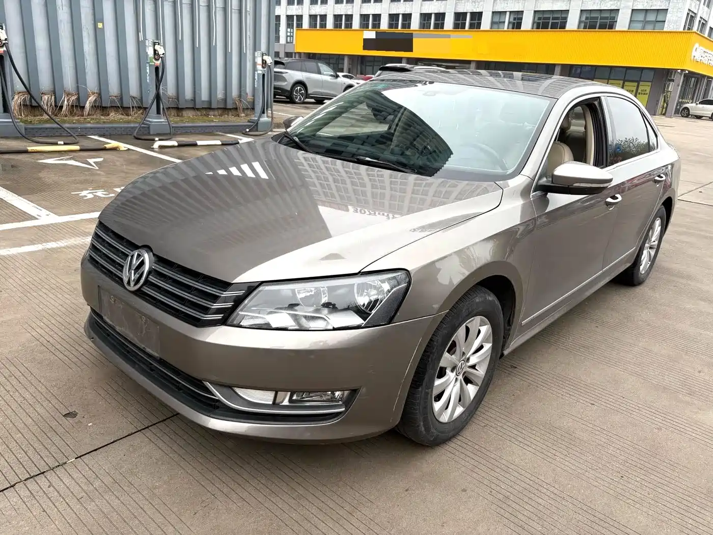 Volkswagen Passat 2013 1.8TSI DSG Zunrong