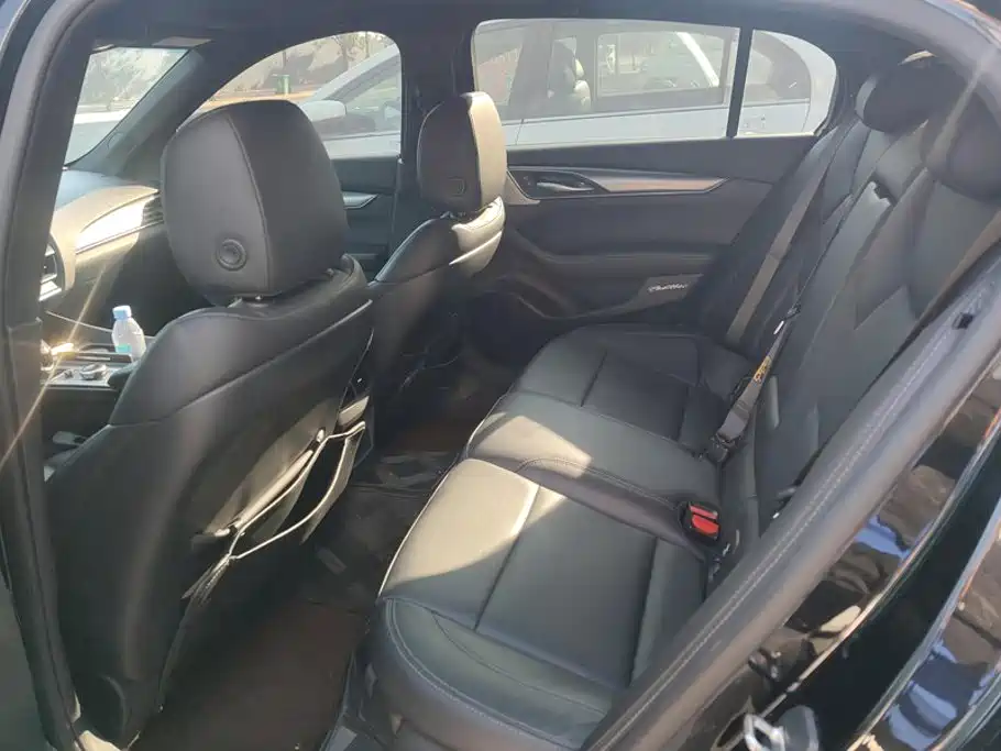 Фото 11 - Cadillac CT5