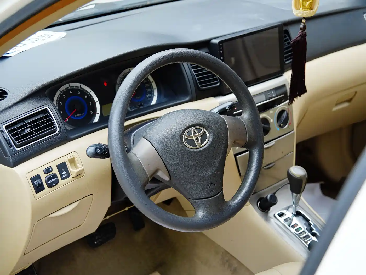 Toyota Corolla 2013 1.6L Automatic Luxury фото 12