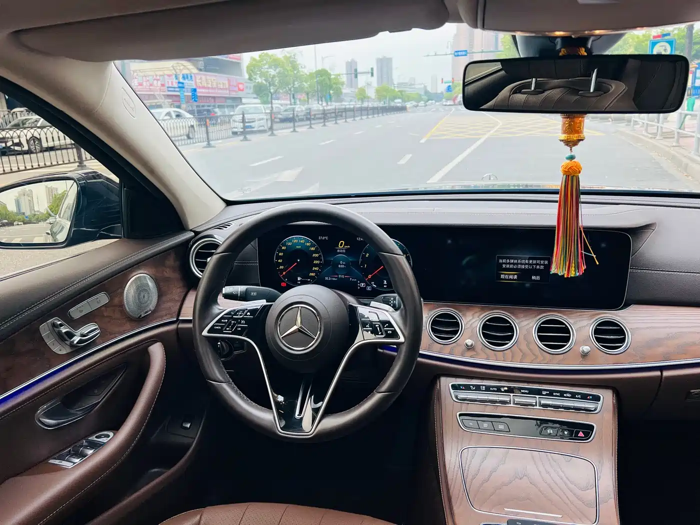 Mercedes-Benz E-Class 2022 E 300 L Luxury фото 5