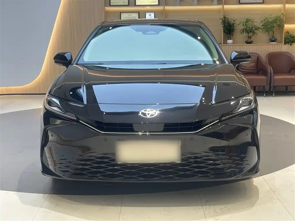 Toyota Camry 2024 Hybrid 2.0HG Premium Edition фото 23