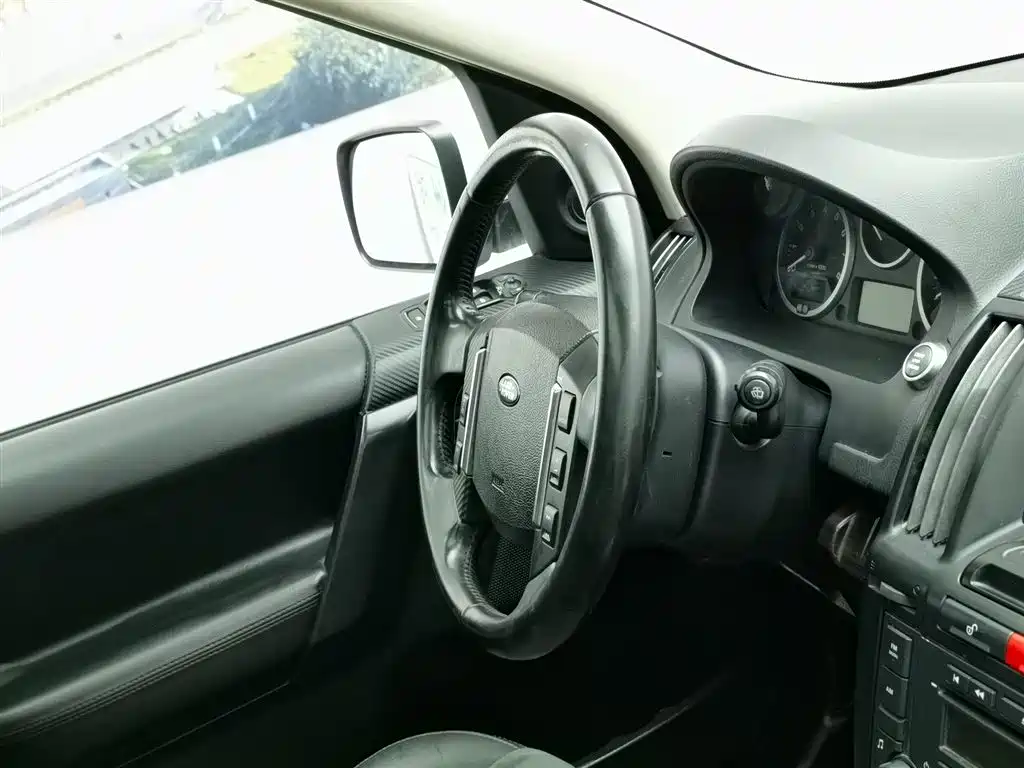 Land Rover Freelander 2 2012 2.0T Si4 SE Petrol фото 23