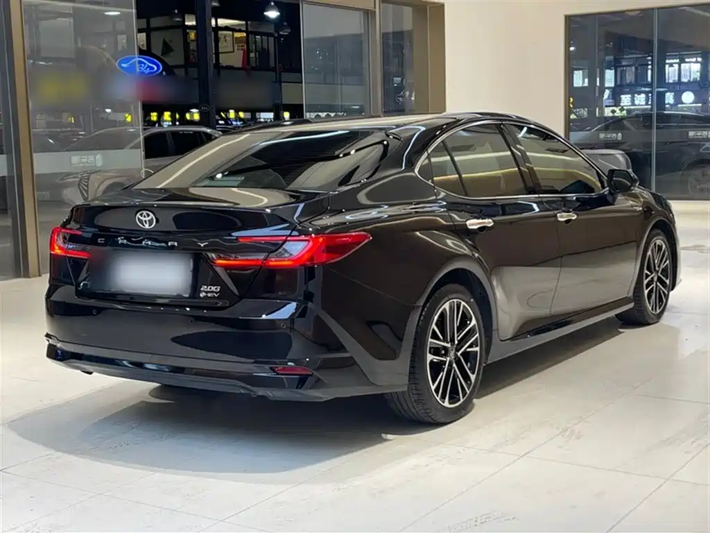 Toyota Camry 2024 Hybrid 2.0HG Premium Edition фото 25