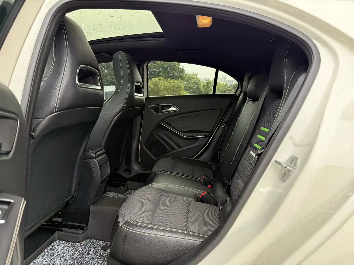 Mercedes-Benz A-Class (Import) 2016 A 200 Dynamic фото 6