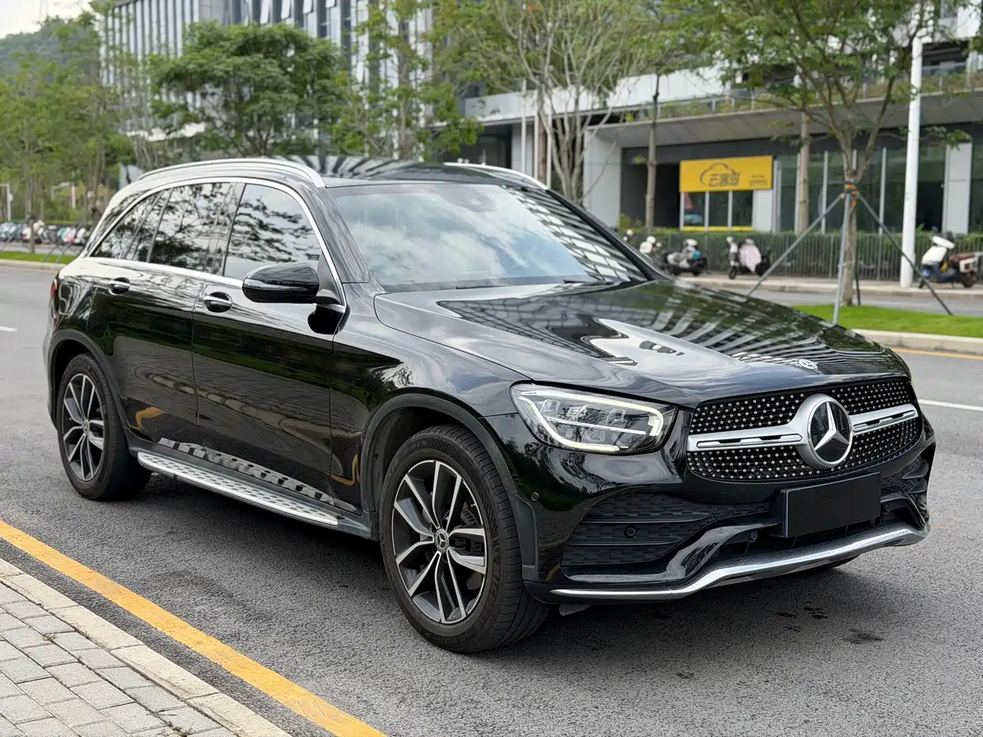 Mercedes-Benz GLC 2022 Model GLC 300 L 4MATIC Dynamic Edition фото 3