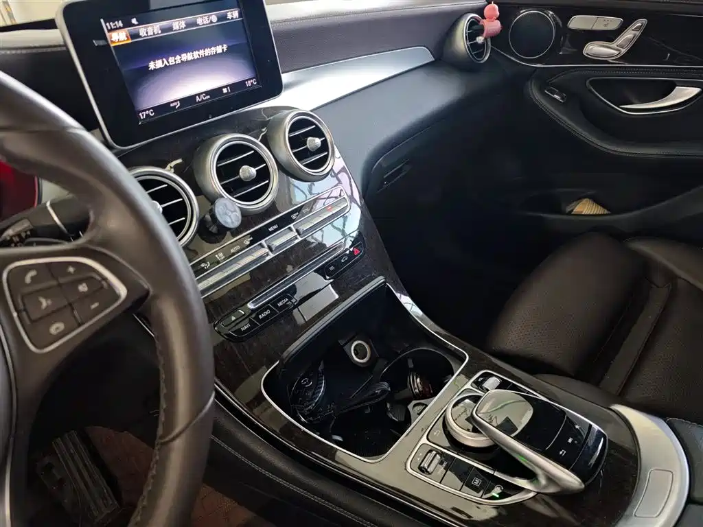 Mercedes-Benz GLC 2018 GLC 260 4MATIC Luxury фото 14