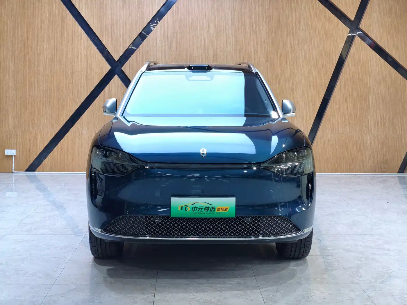 AITO Wenjie AITO M9 2025 Pure Electric Ultra 100kWh 6-Seater фото 2