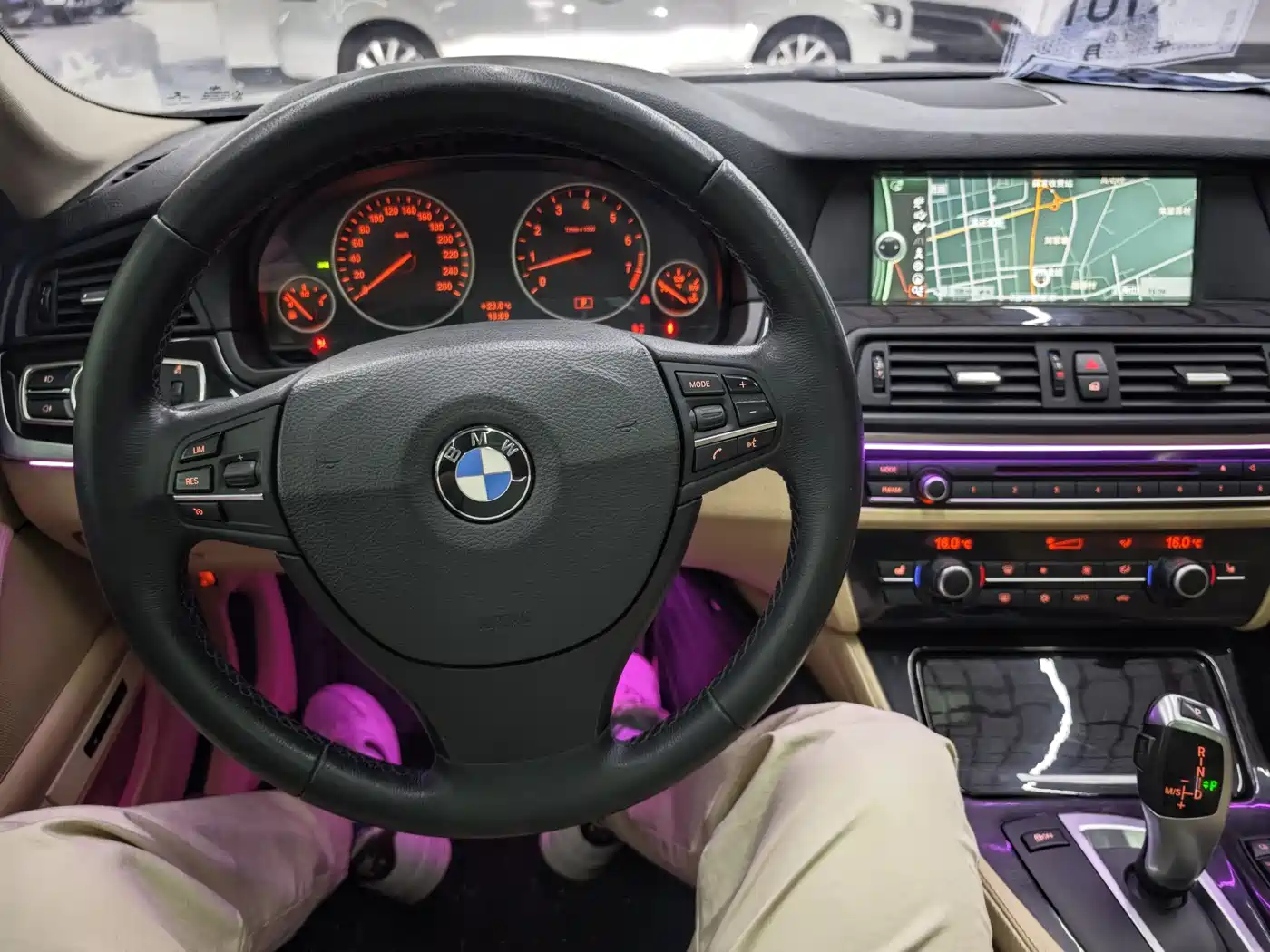 BMW 5 Series 2012 523Li Luxury фото 12