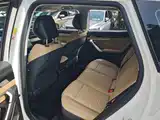 Фото 11 - Geely Atlas L