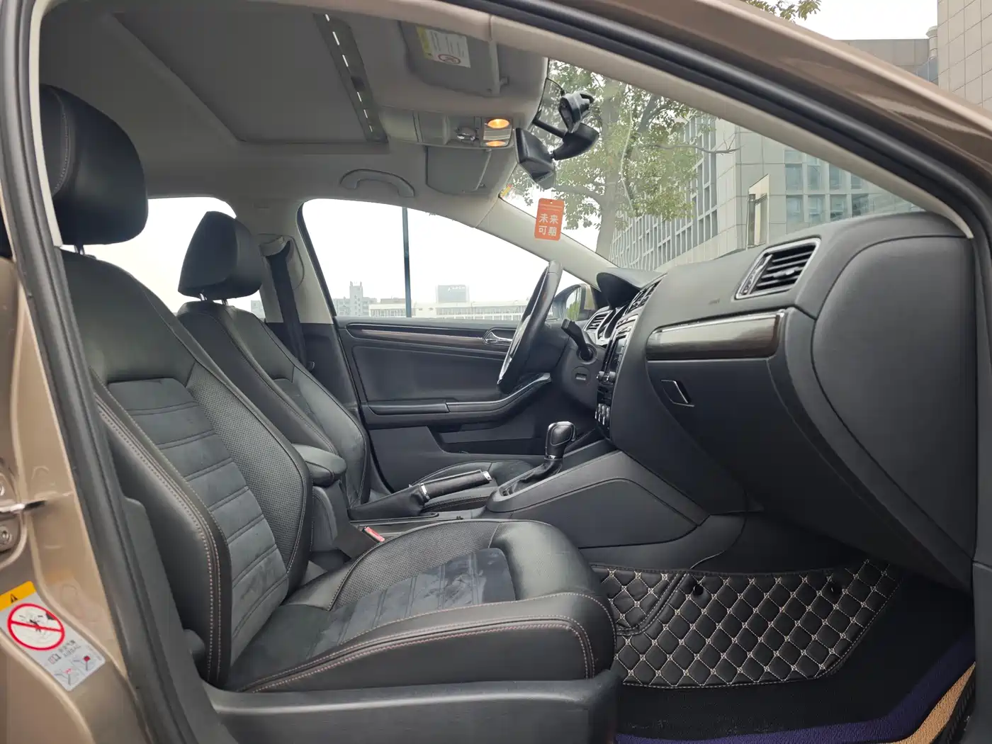 Volkswagen Sagitar 2015 230TSI Automatic Luxury фото 9