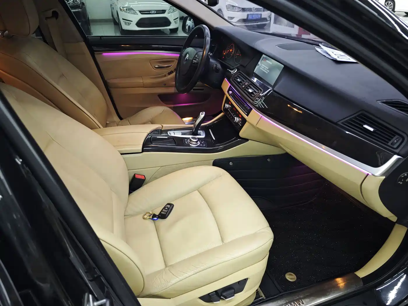 BMW 5 Series 2012 523Li Luxury фото 6