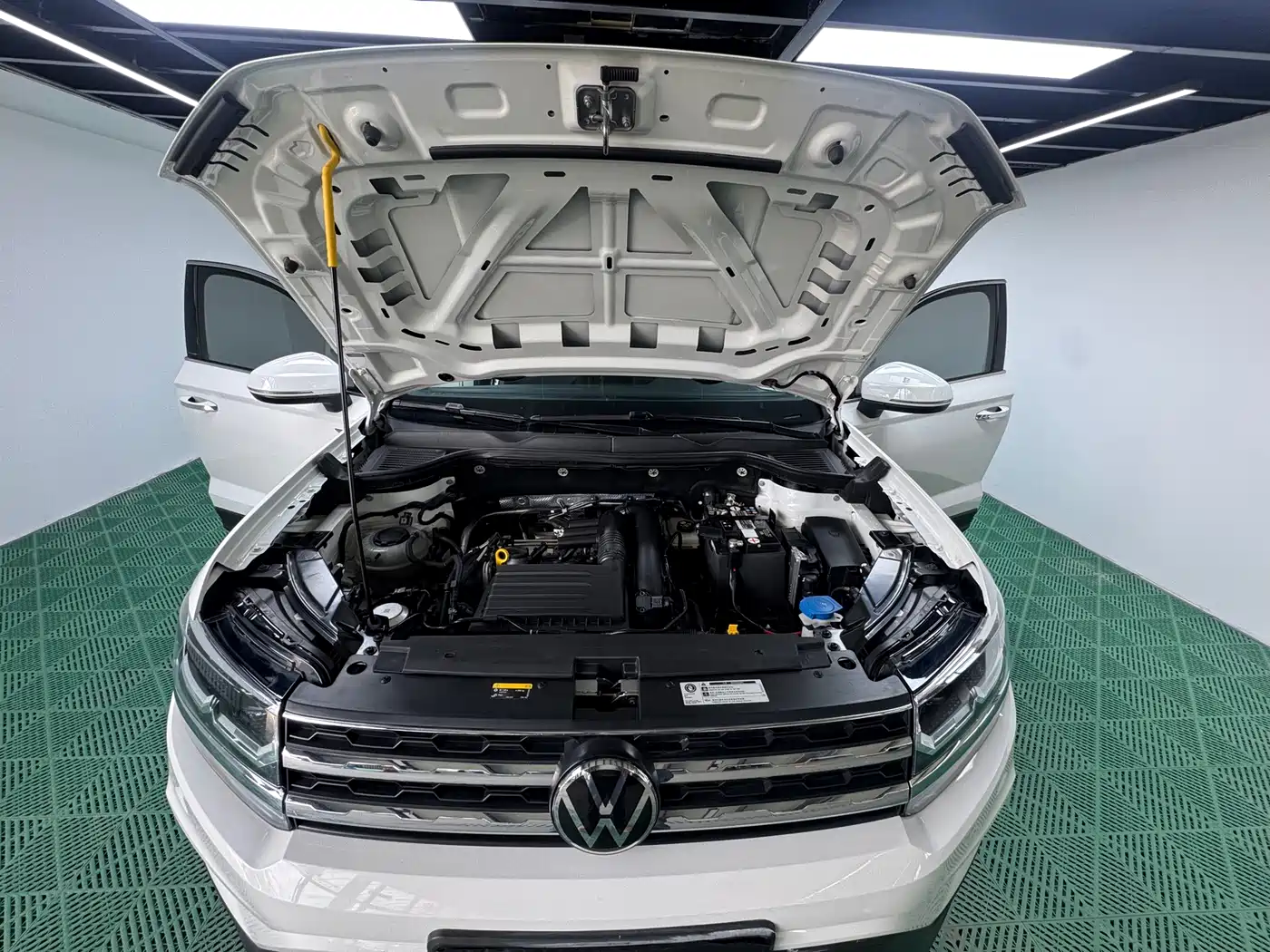Volkswagen Tharu 2022 280TSI FWD Luxury Edition фото 7