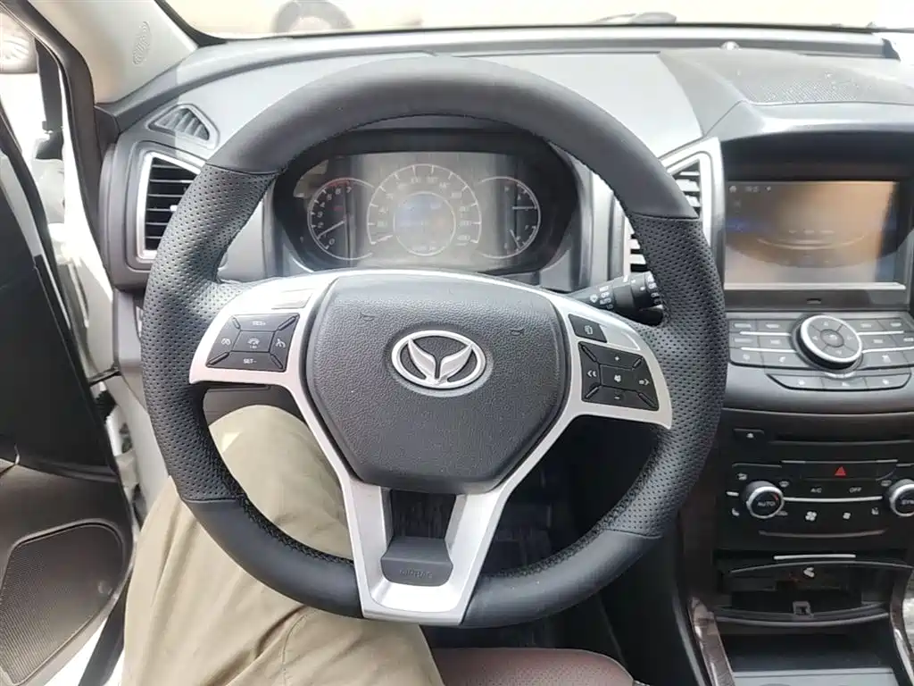 BAIC Huansu S6 2016 2016 1.5T Manual Smart Edition