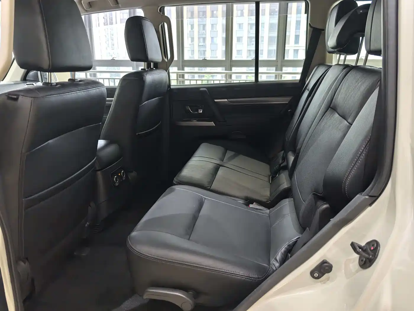 Mitsubishi Pajero (Import) 2015 3.0L Automatic Elite Premium Edition China V фото 8
