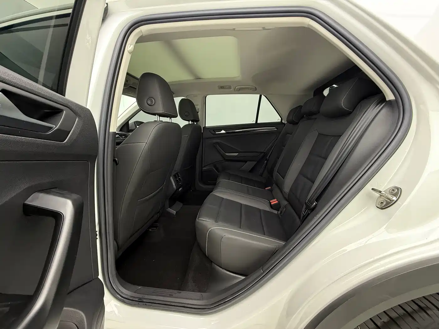 Volkswagen T-ROC 2022 280TSI DSG 2WD Comfort PLUS фото 20