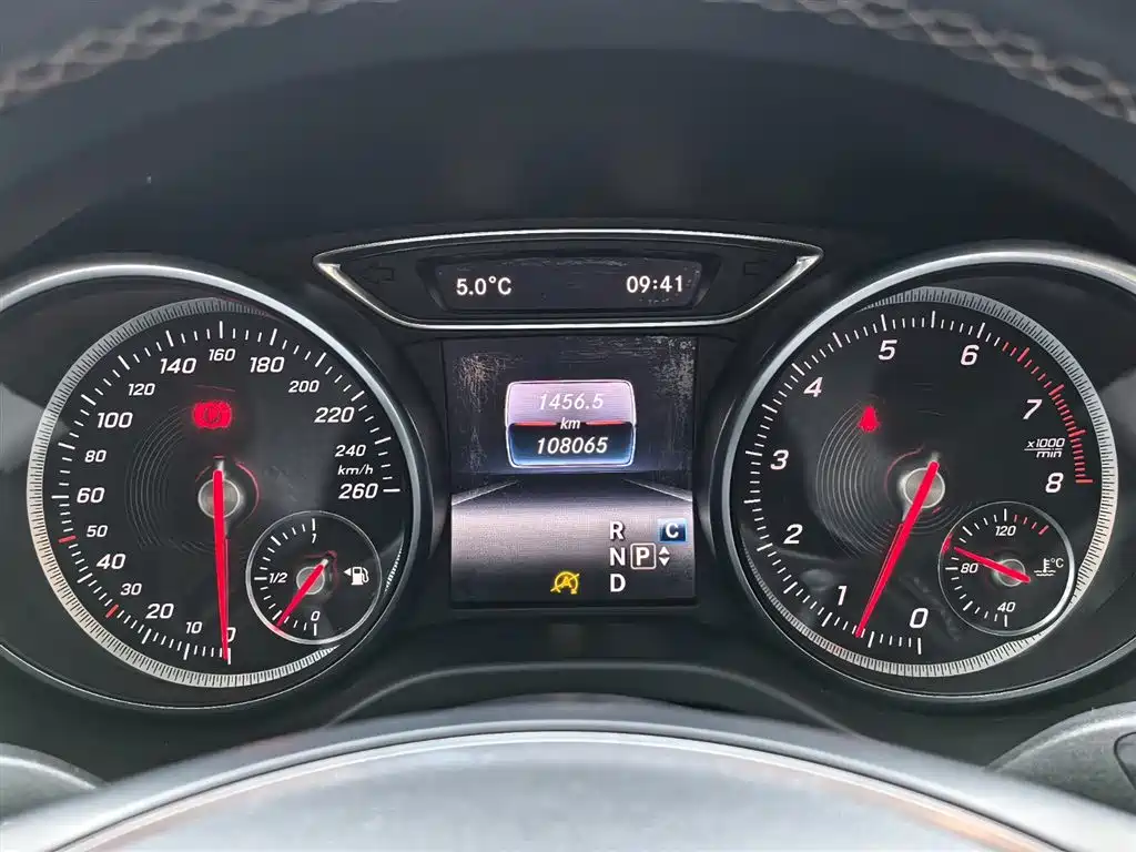 Mercedes-Benz GLA 2017 GLA 220 4MATIC Fashion фото 9