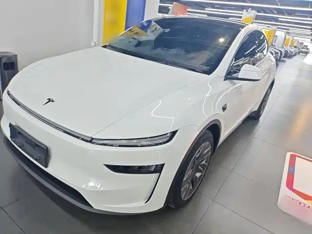 Tesla Model Y L 2025