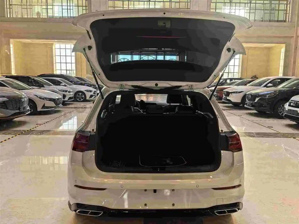 Volkswagen Golf 2023 280TSI DSG R-Line Lite фото 22