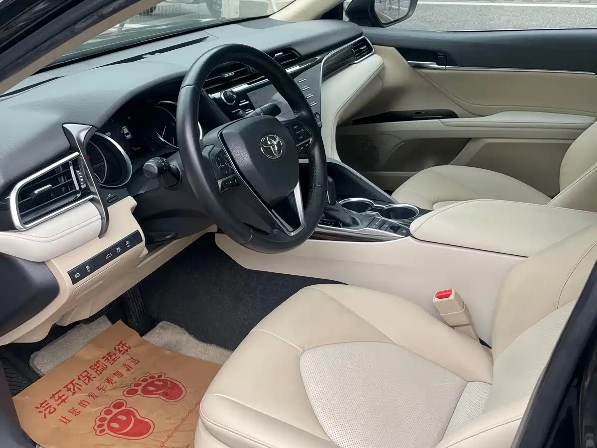 Toyota Camry 2018 2.5G Luxury Edition фото 7