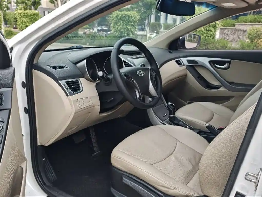 Hyundai Langdong 2015 1.6L Auto Exclusive фото 9