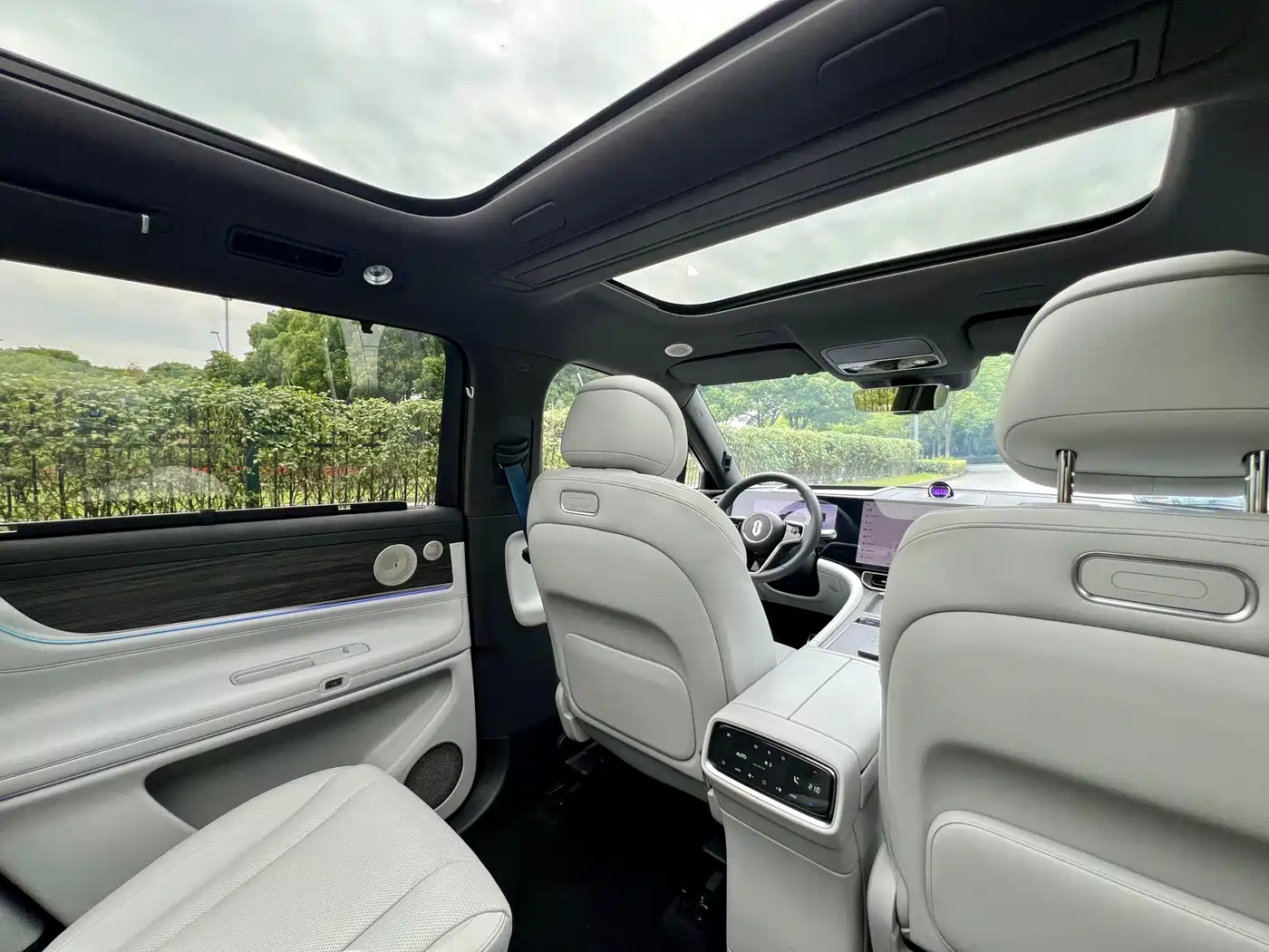 AITO Wenjie AITO M9 2024 Extended Range Ultra 42kWh 6-Seater фото 19