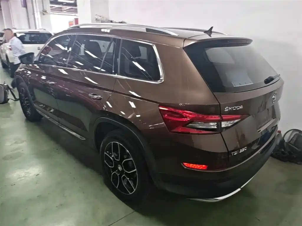 Škoda Kodiaq 2017 TSI330 7-seater 2WD Luxury Tech Edition фото 5