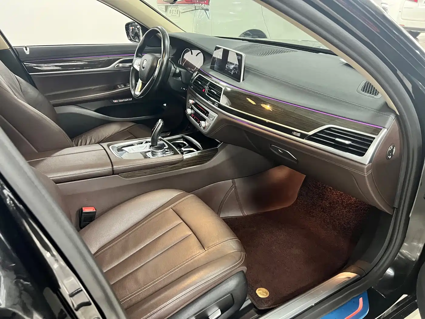 BMW 7 Series 2017 730Li Leading Edition фото 6