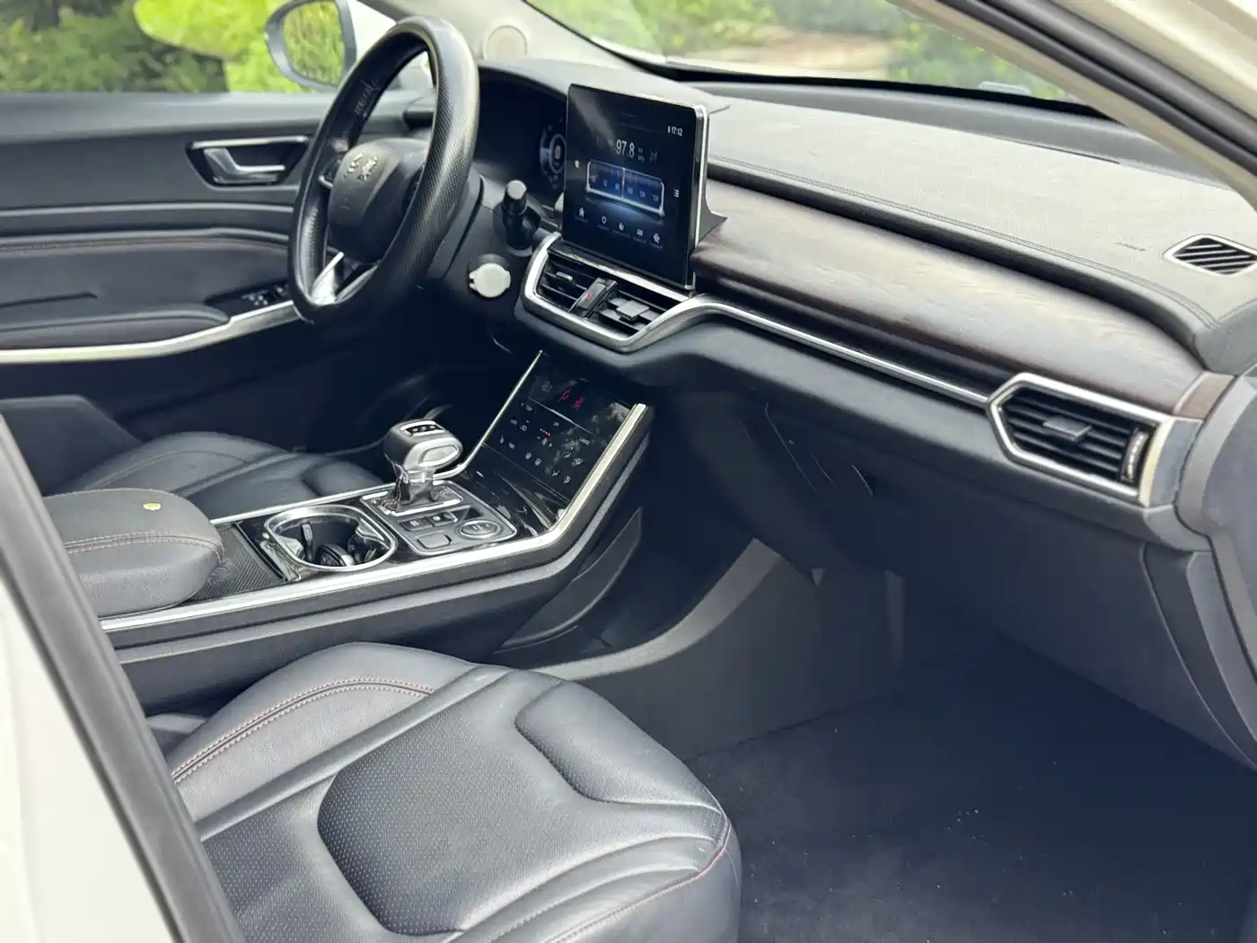 Hongqi E-HS3 2019 Smart Connection Flag Joy FWD Version фото 3