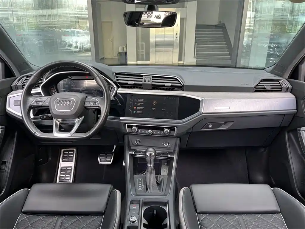 Audi Q3 2024 35 TFSI Fashion Elegance фото 6