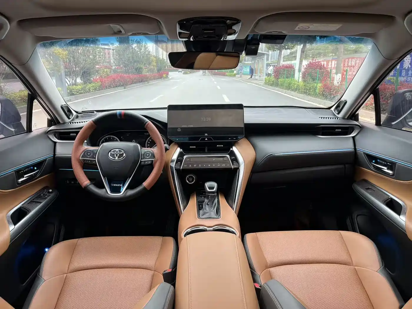 Toyota Venza 2022 2.0L CVT 2WD Premium фото 5