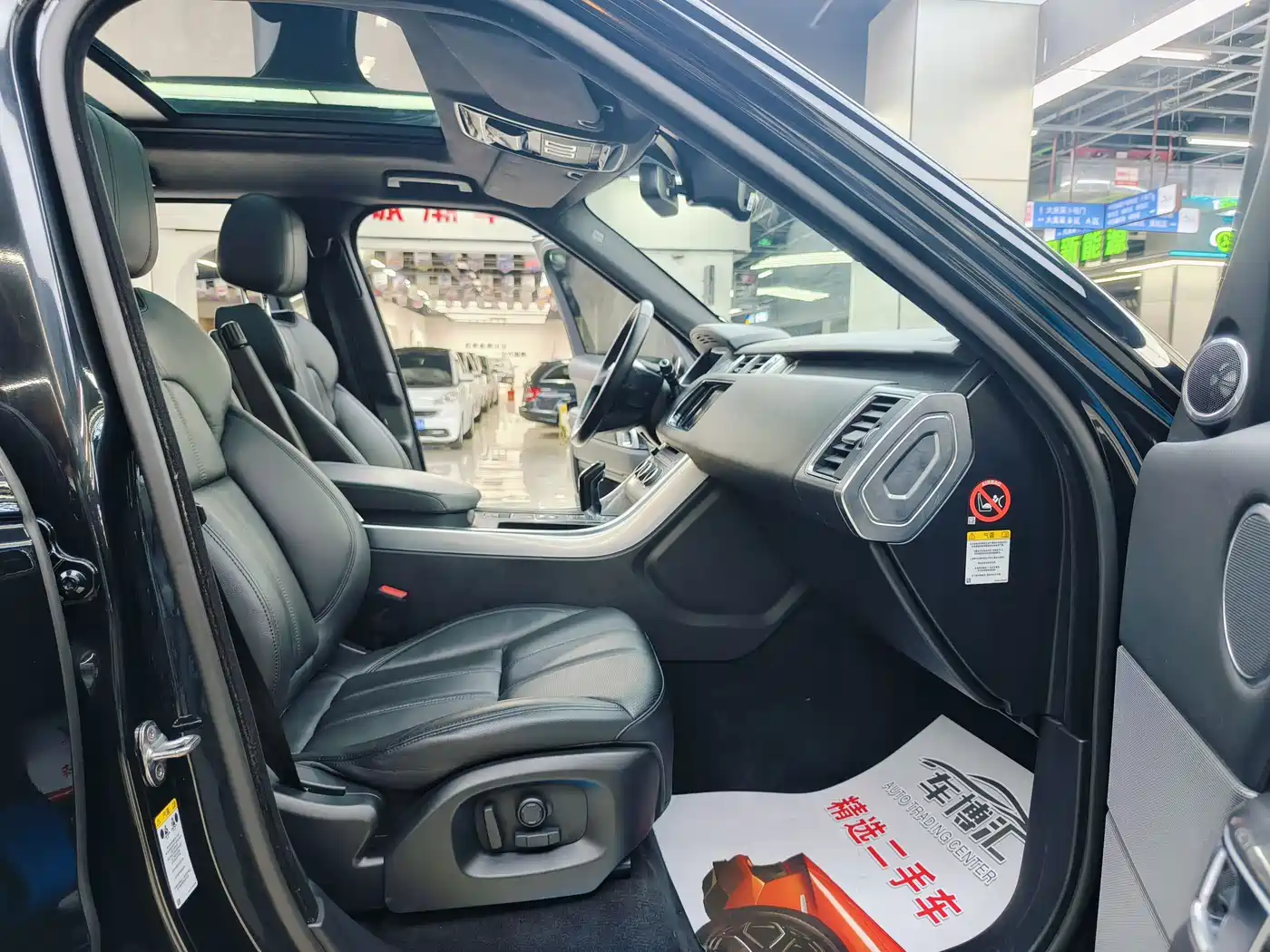 Land Rover Range Rover Sport 2016 Model 3.0 SC V6 HSE фото 9