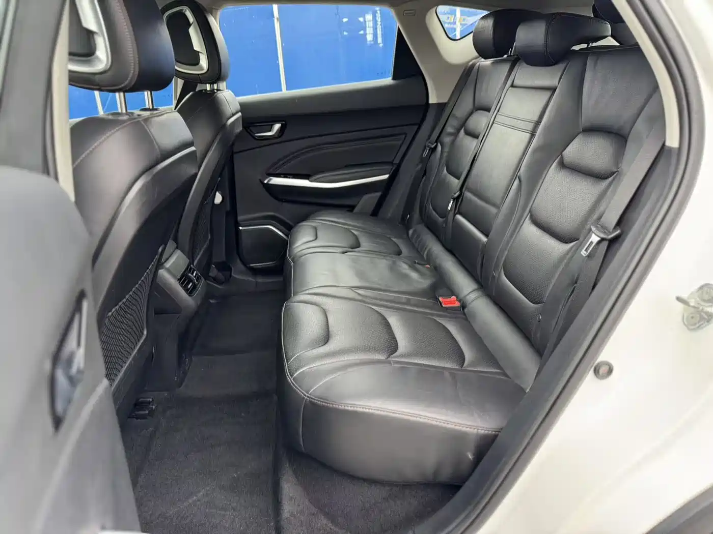 Hongqi E-HS3 2019 Smart Connection Flag Joy FWD Version фото 12