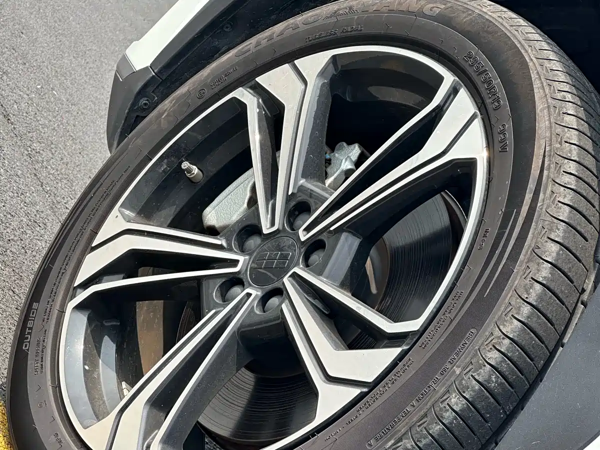 GEELY GALAXY GALAXY L7