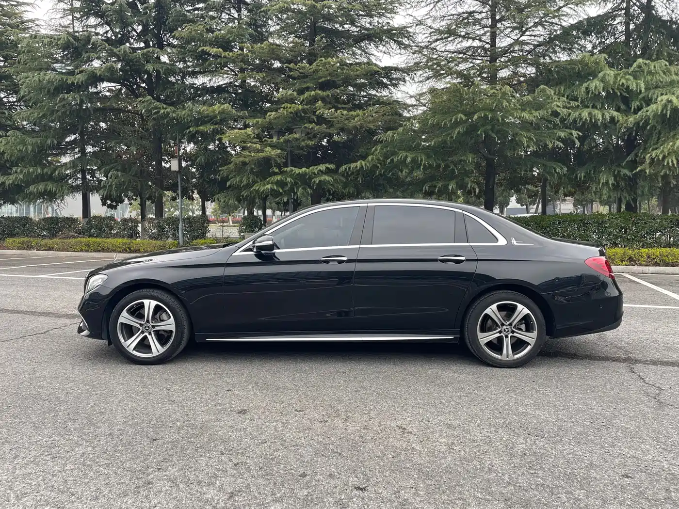 Mercedes-Benz E-Class 2016 E 200 L Sport Type фото 5
