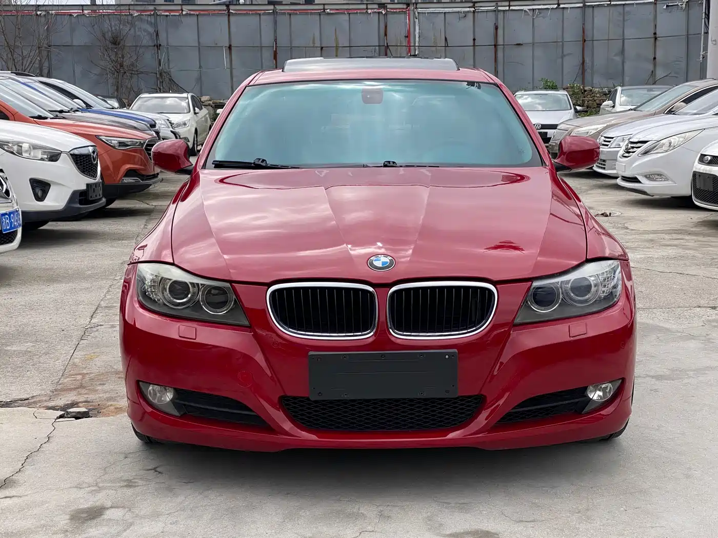 BMW 3 Series 2009 320i Luxury фото 2