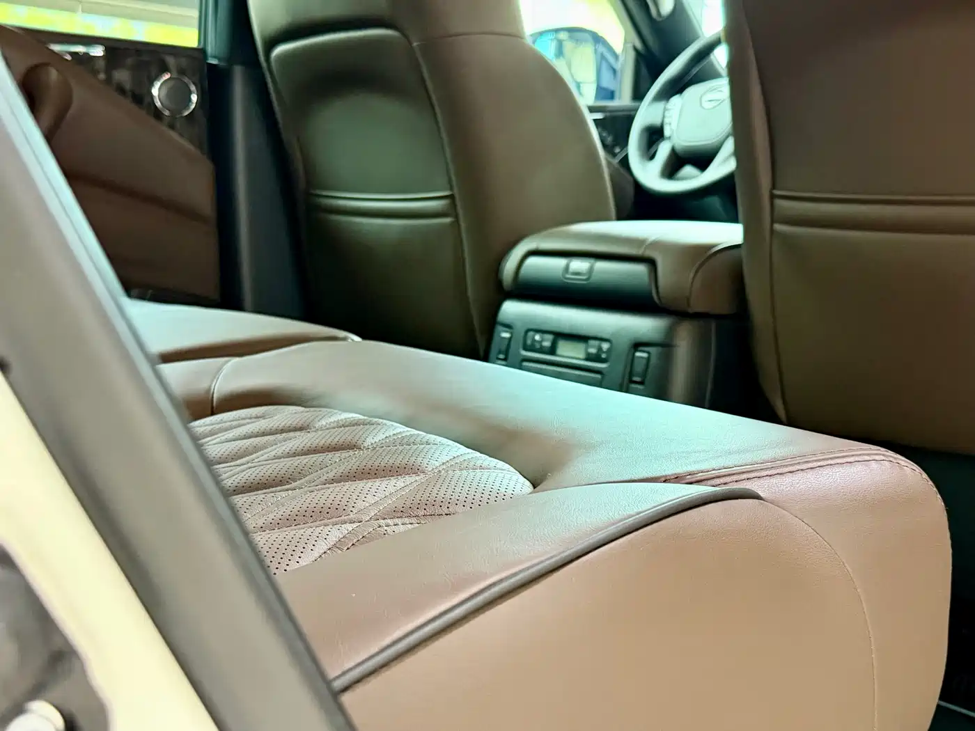 Nissan Patrol 2023 Model ARMADA 5.6L Invincible Fleet Platinum Edition фото 29