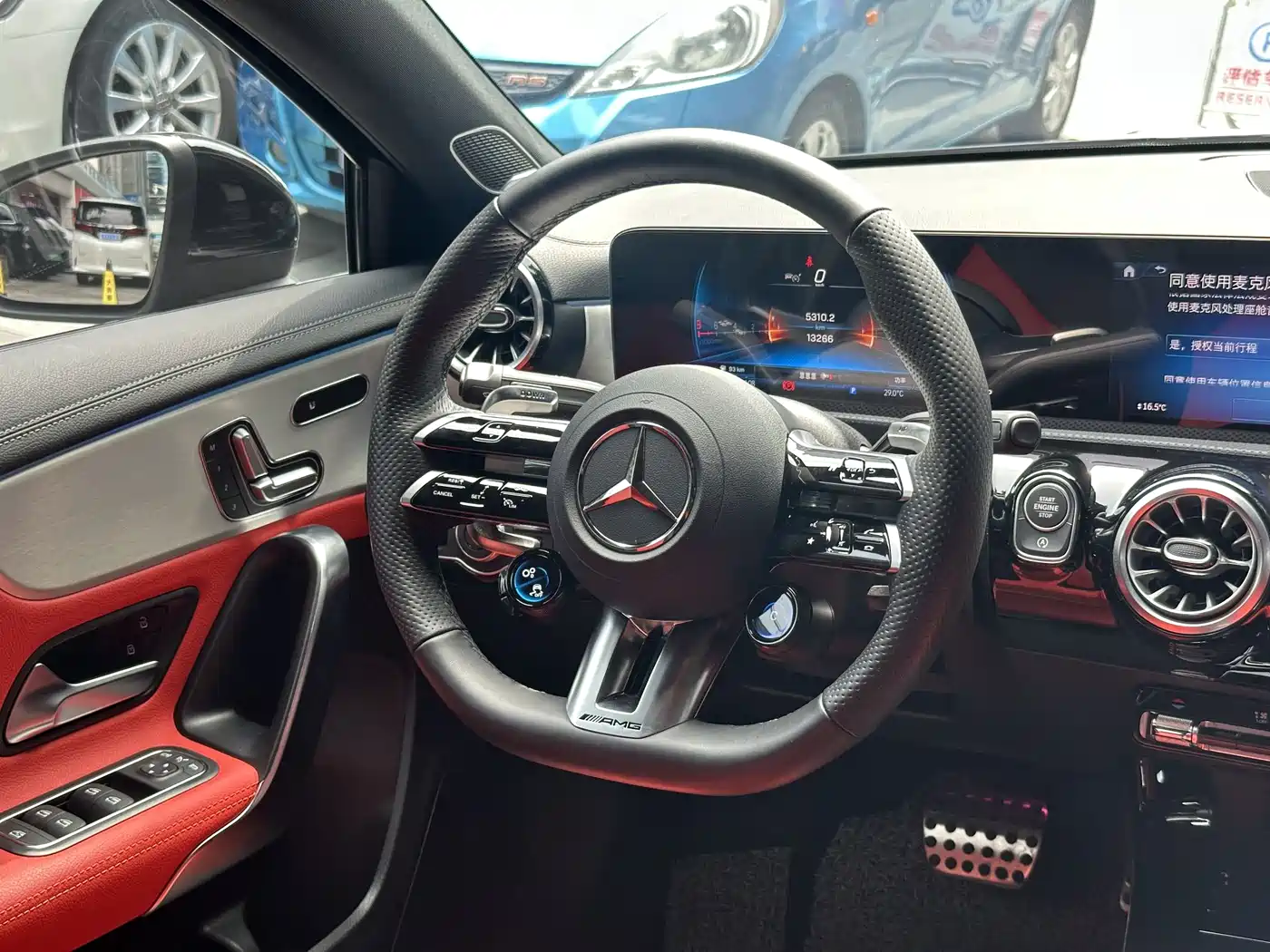 Mercedes-Benz A-Class AMG (Import) 2024 Facelift AMG A 35 4MATIC фото 8