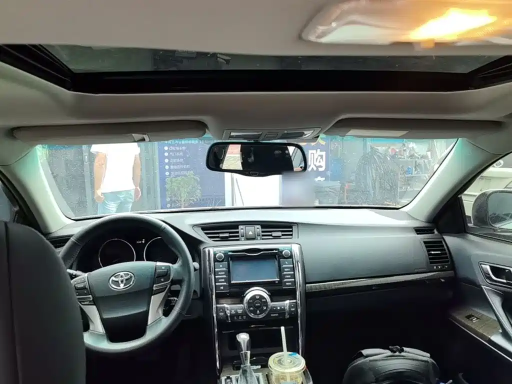 Toyota Reiz 2013 2.5V Premium Edition фото 18