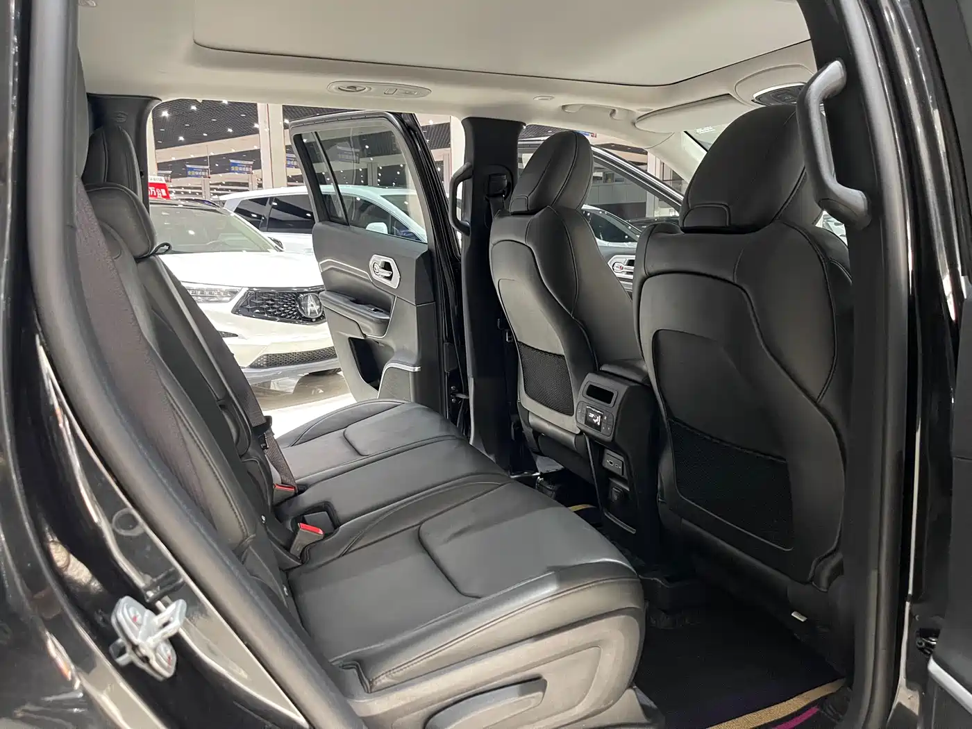 JEEP GRAND COMMANDER