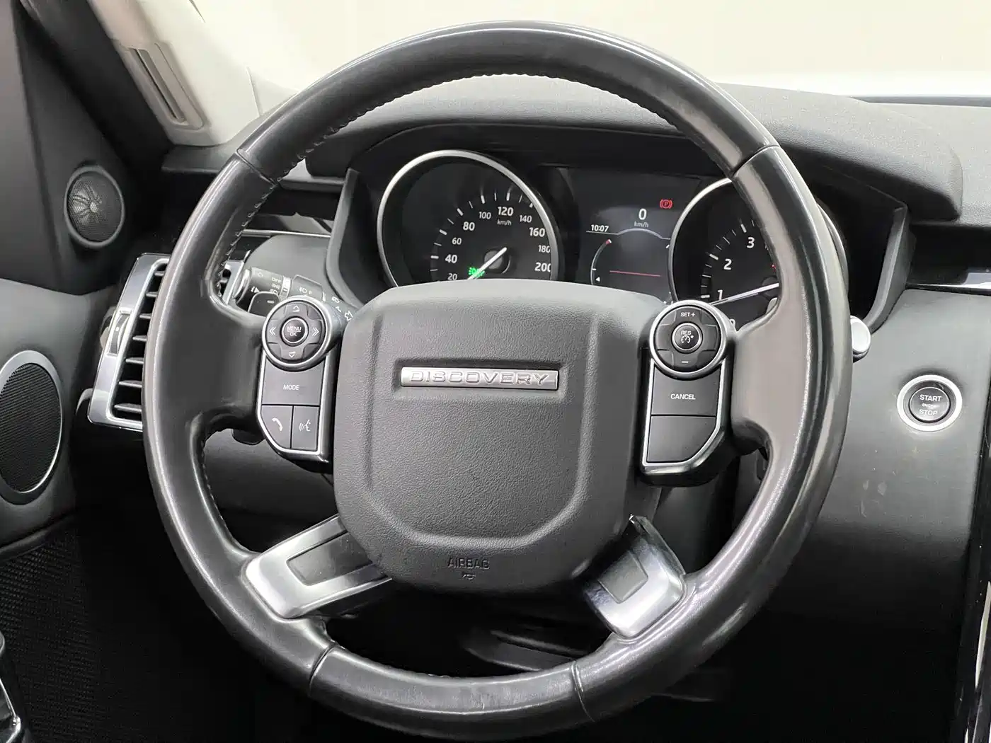 Land Rover Discovery 2017 3.0 SC V6 HSE фото 27