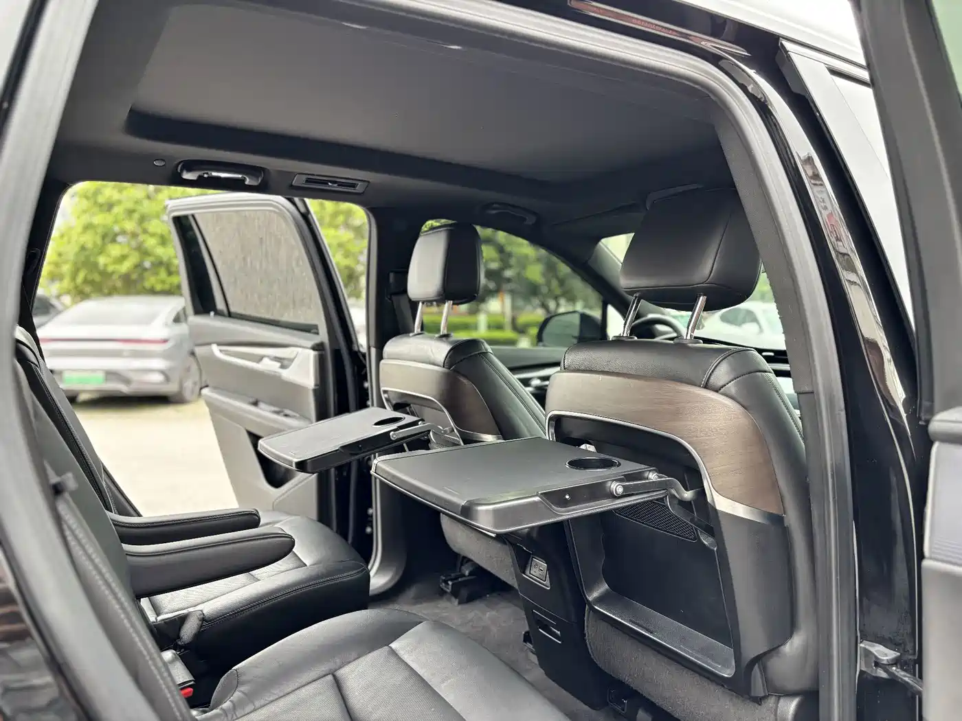 Photo 12 - Cadillac XT6