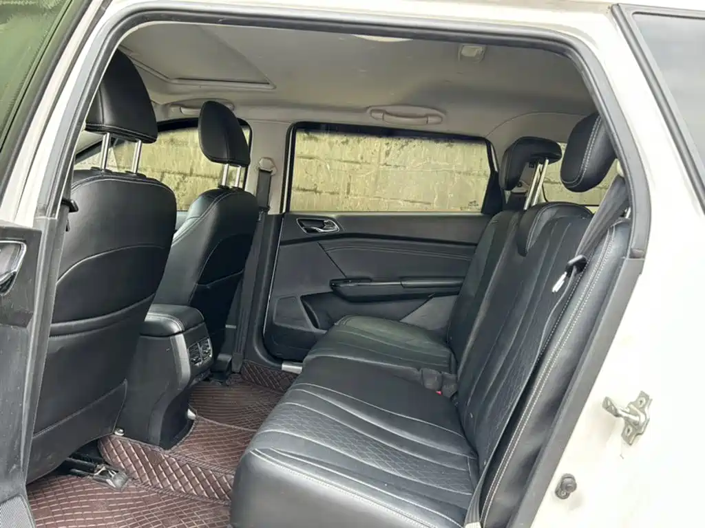 Baojun 310W 2018 2018 1.5L Auto Luxury China V