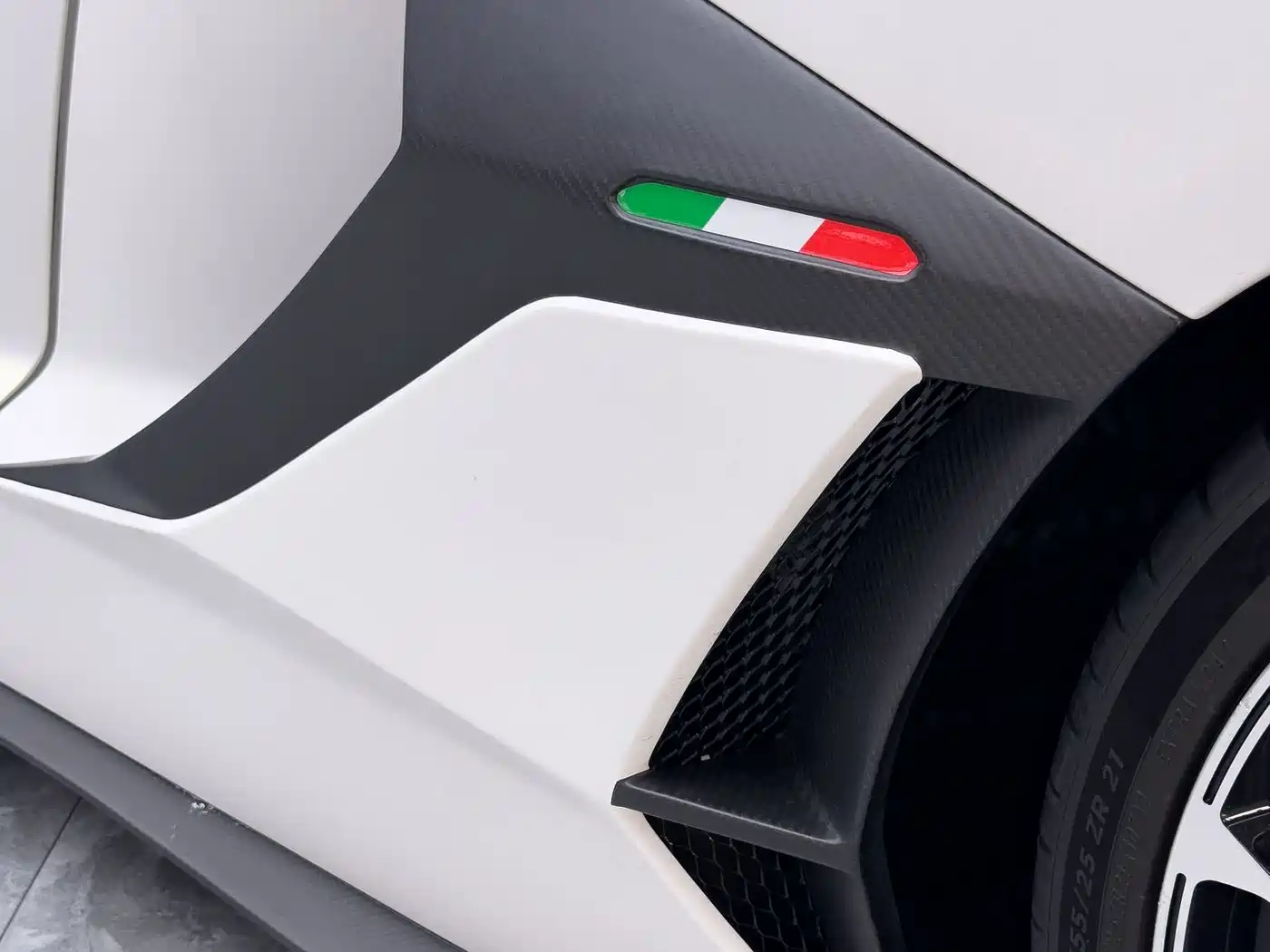 Lamborghini Aventador 2012 2011 LP 700-4