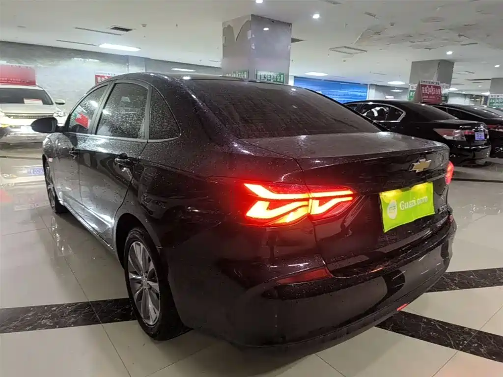 CHEVROLET CRUZE