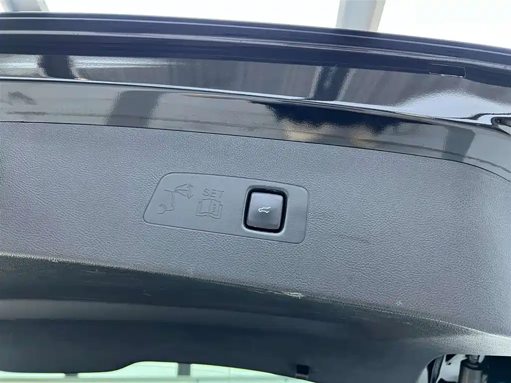 LINCOLN ADVENTURER
