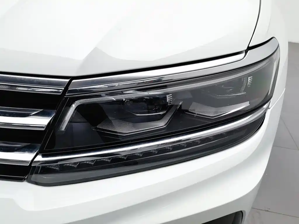Фото 7 - Volkswagen Tiguan